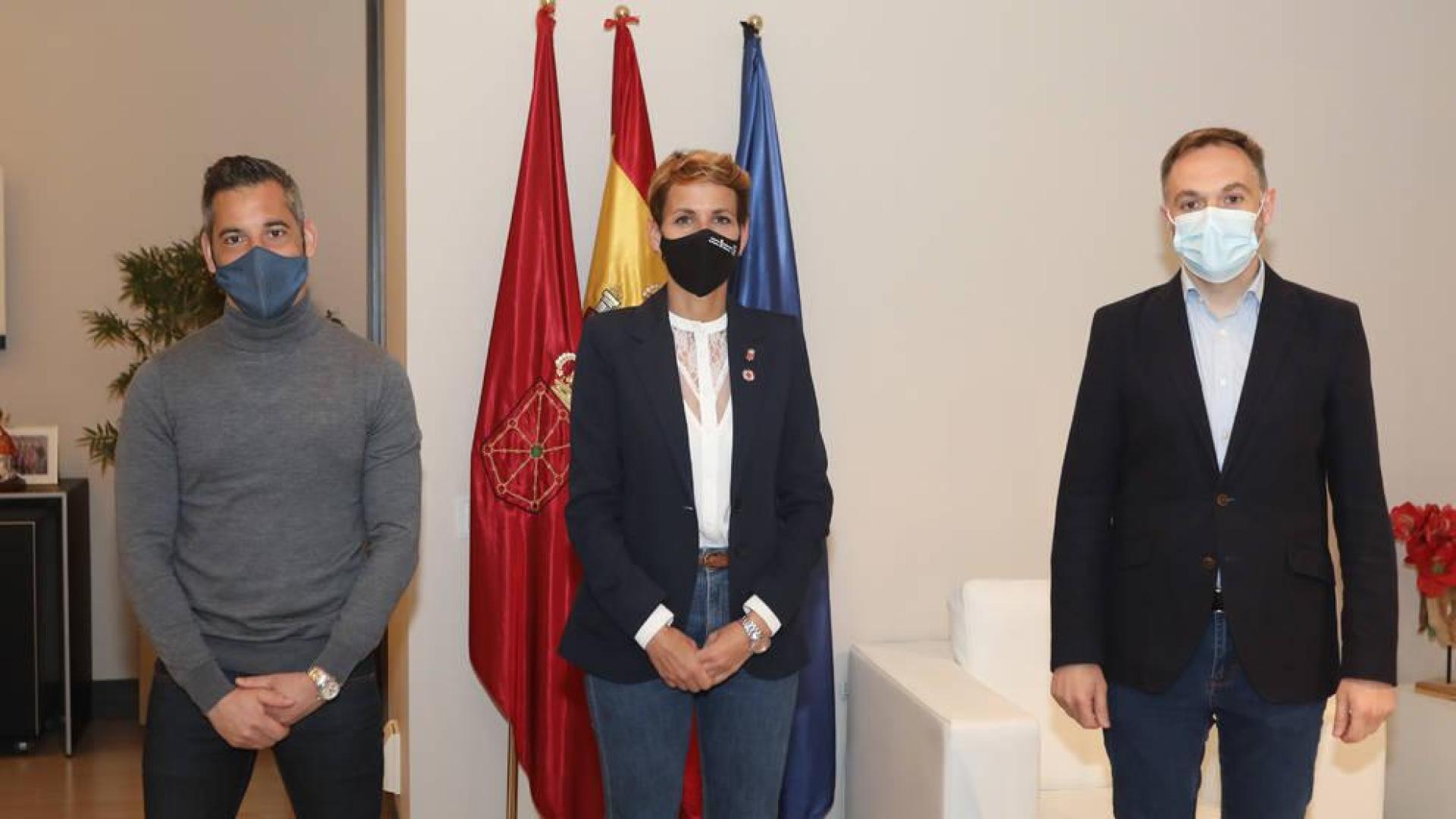 Chivite y víctimas comparten la necesidad de terminar con homenajes a ETA