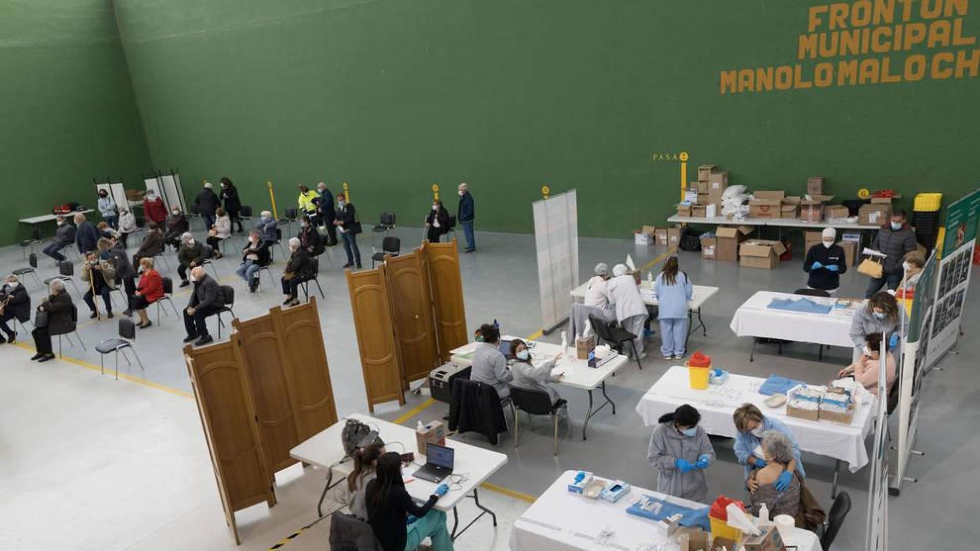 La vacunación se empieza a extender a todas las zonas de la Ribera