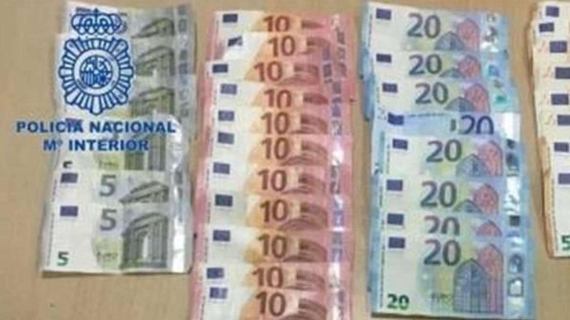 Roba 10.700 euros que la víctima guardaba en un calcetín bajo el colchón