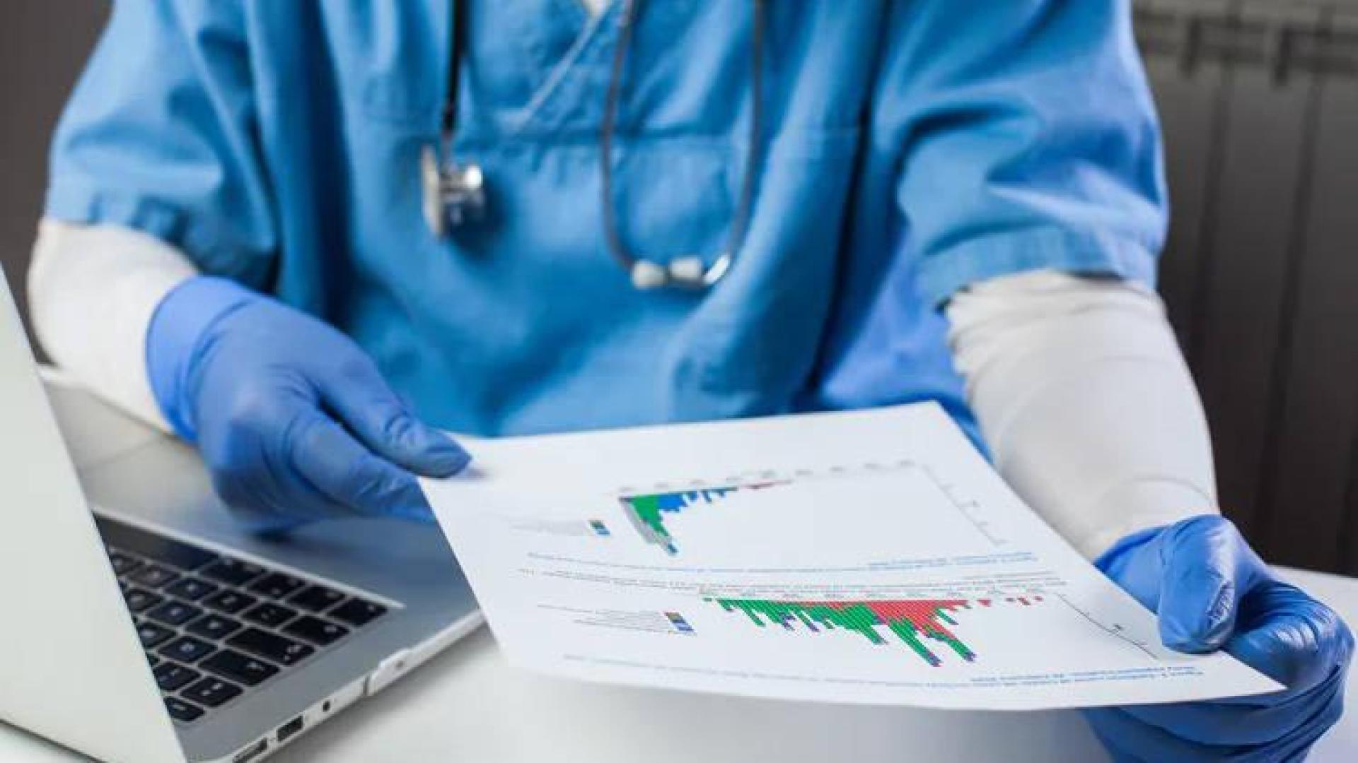 Si leemos el prospecto de cualquier medicamento observaremos que existe una clasificación de los efectos secundarios en raros y muy raros.