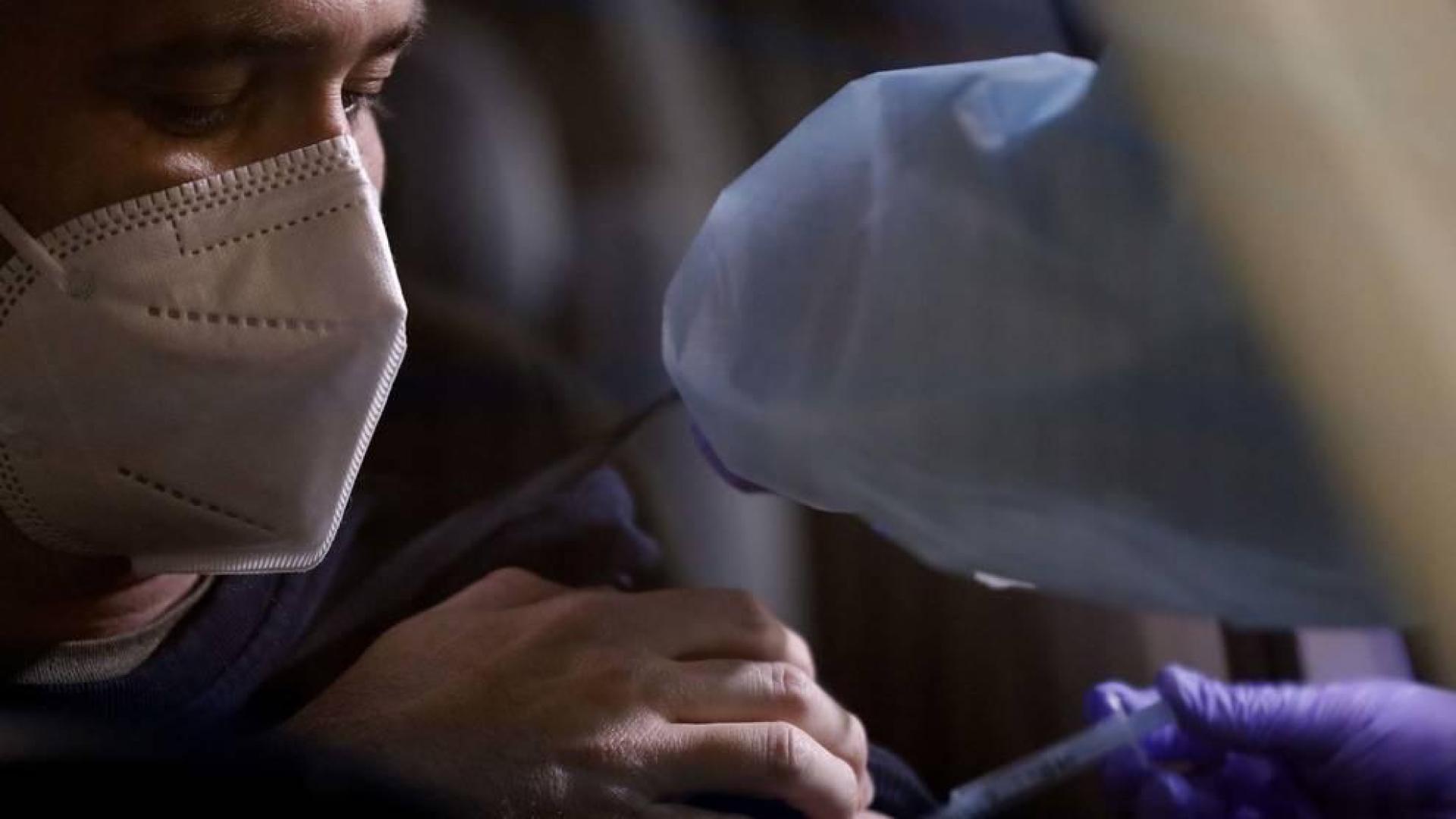 Sanidad notifica 6.037 nuevos casos y 254 muertes, con la incidencia bajando ligeramente a 153