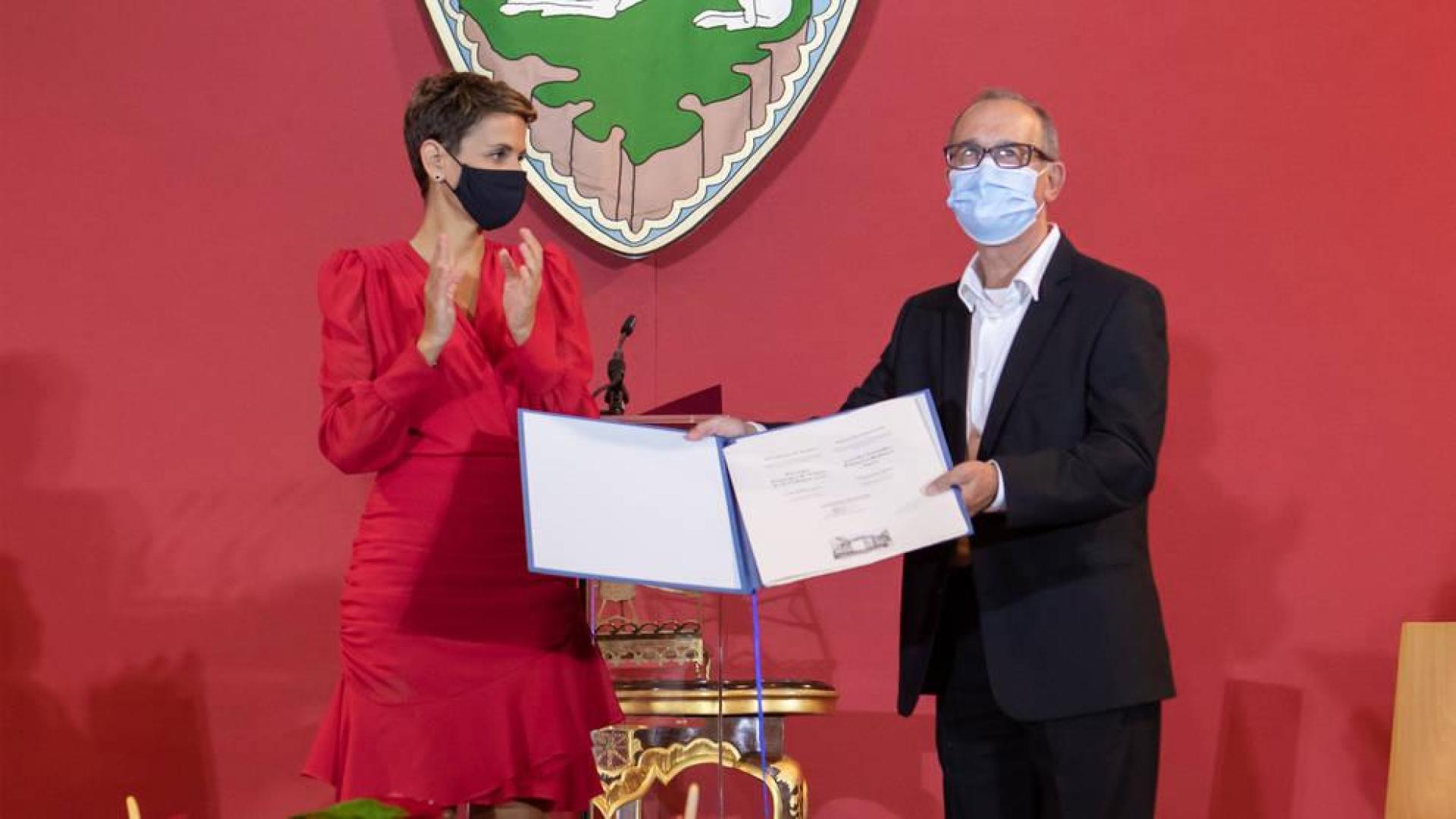 El fotógrafo navarro ha recogido el galardón en una ceremonia celebrada en Olite.
