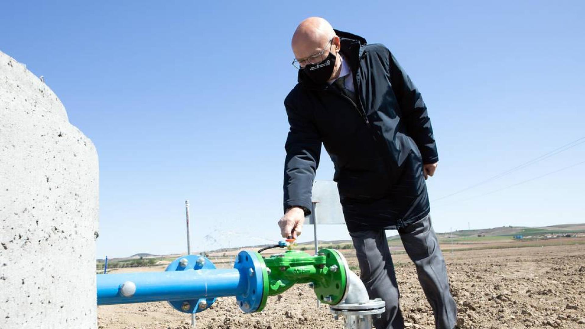 El agua de Itoiz llega desde hoy al regadío de Peralta a través del Canal de Navarra