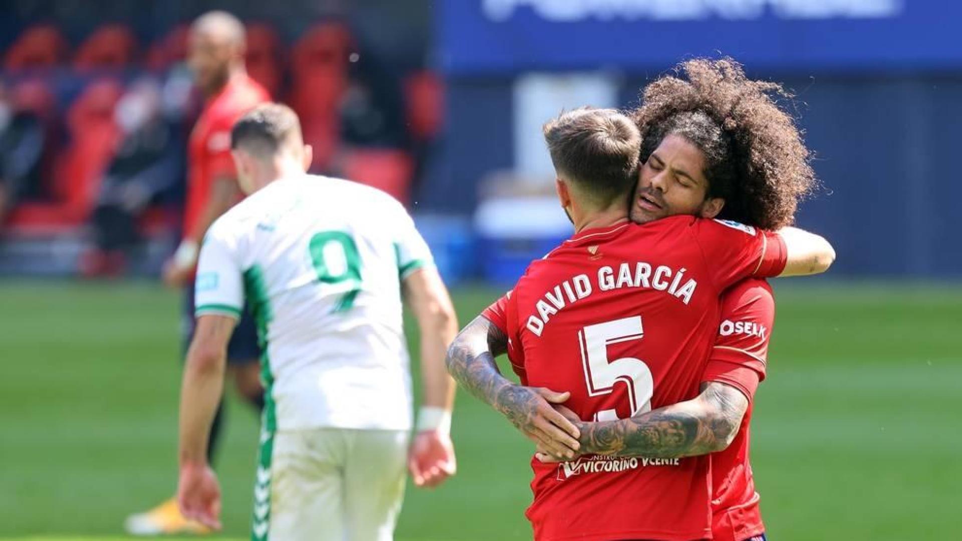 Imágenes del partido Osasuna-Elche disputado en El Sadar.