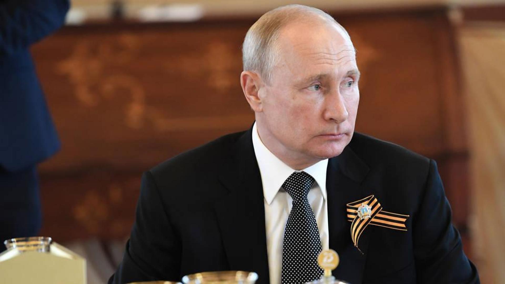 Los rusos votan si Putin sigue en el Kremlin después de 2024