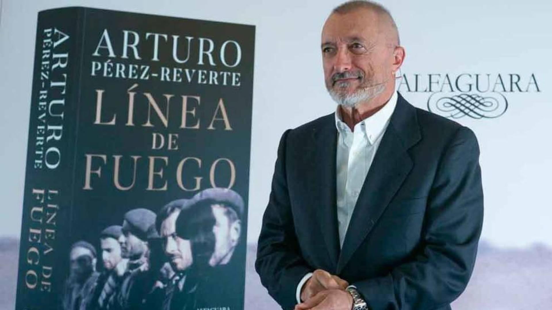La novela 'Línea de fuego' de Pérez-Reverte viajará a la pequeña pantalla