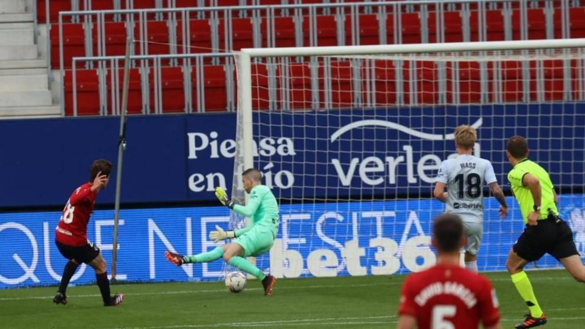 Imágenes del partido Osasuna-Valencia disputado en El Sadar.