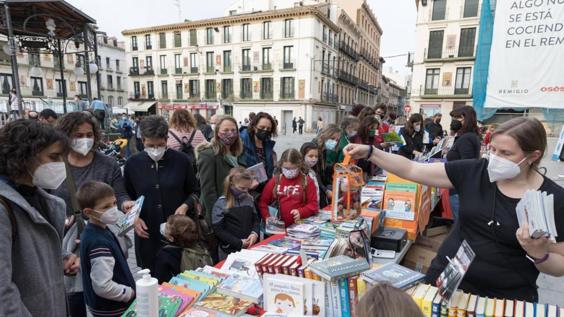 Tudela vuelve a sacar   los libros a la calle