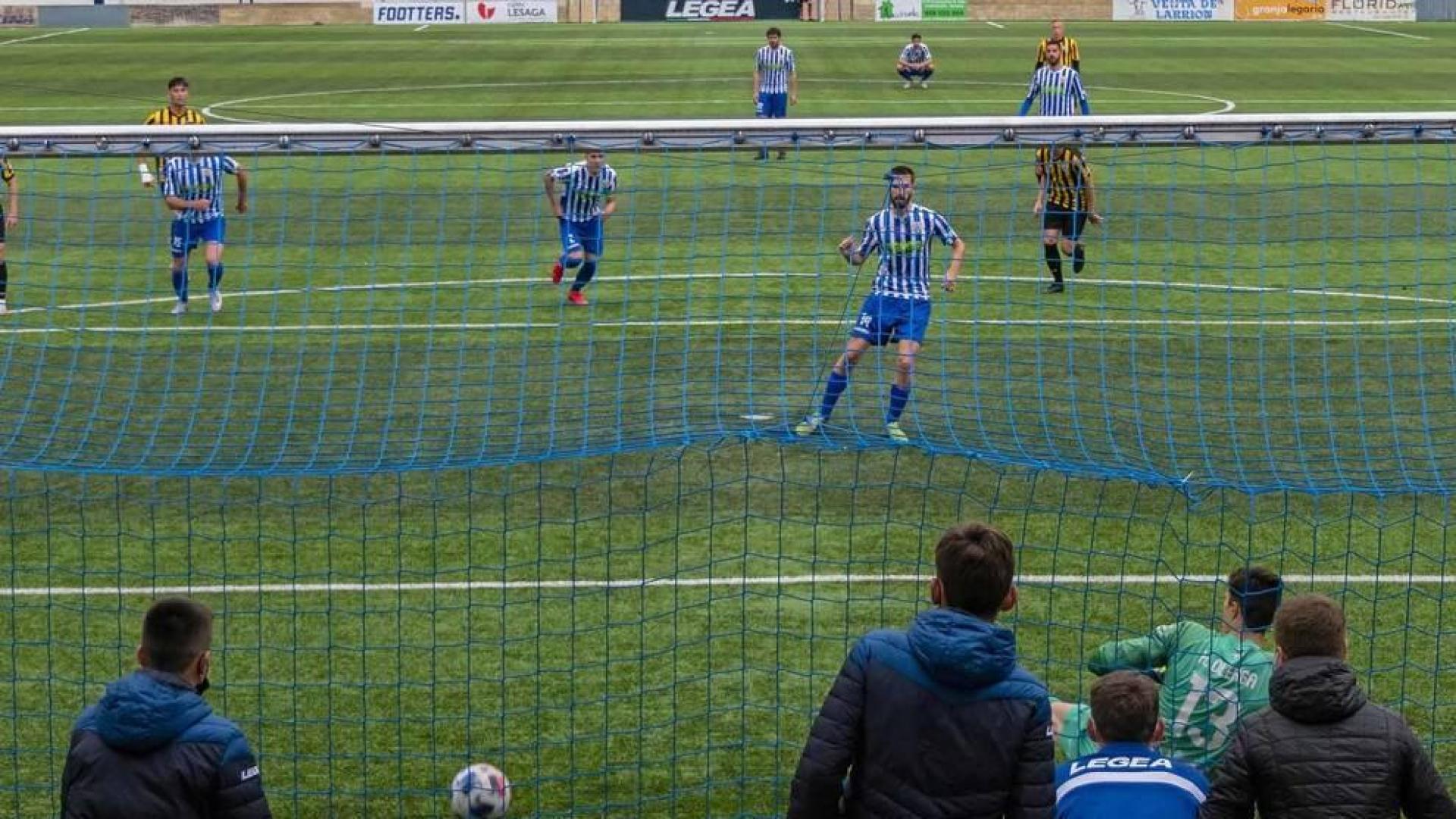 Los navarros se impusieron con un 3-0 que les acerca hacia la permanencia