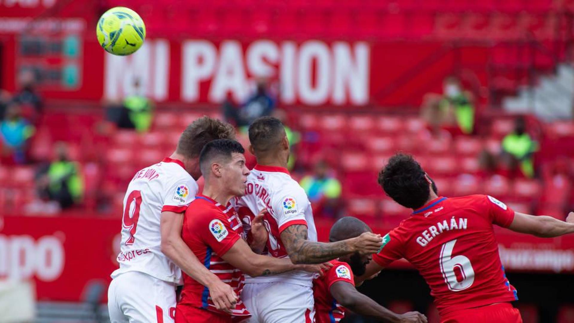 El Sevilla persevera en su sueño de luchar por el título