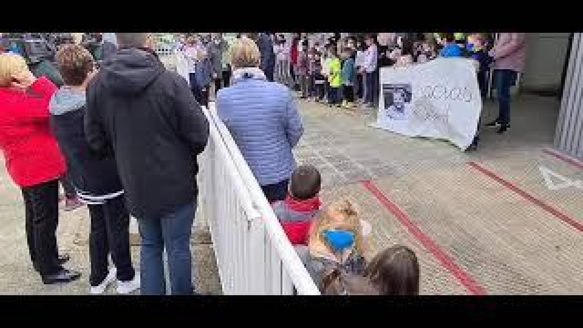 Homenaje a David Beriáin en el colegio público de Artajona