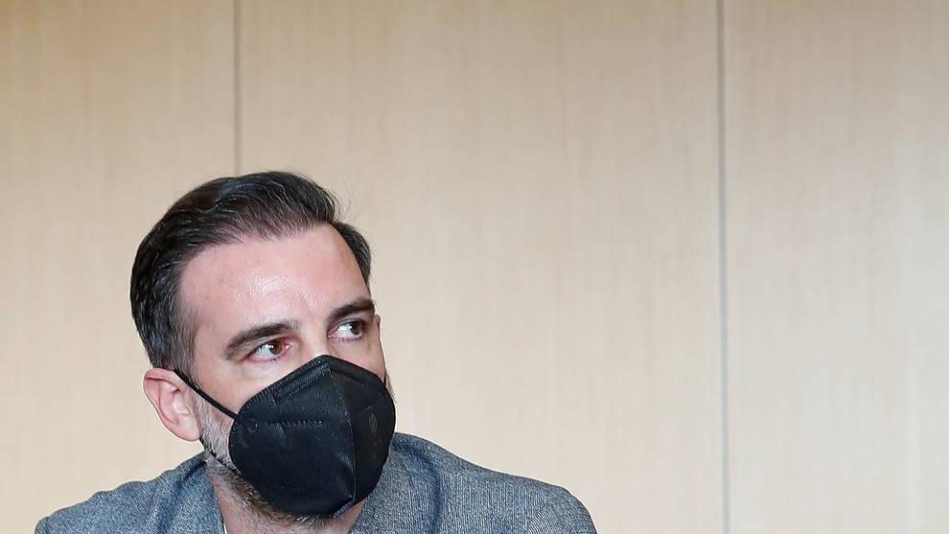 Metzelder confiesa haber difundido pornografía infantil y pide perdón a víctimas