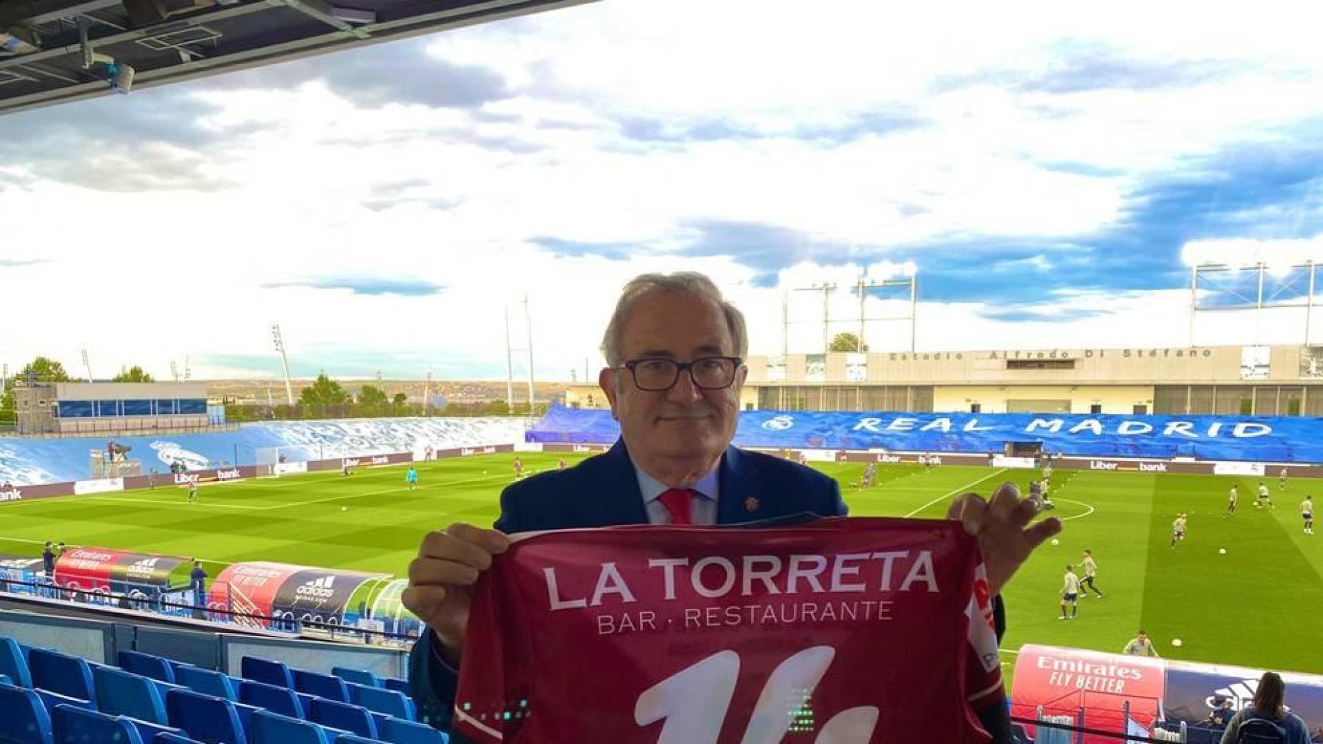 Osasuna homenajea a Santxo Lamberto en el Alfredo di Stéfano