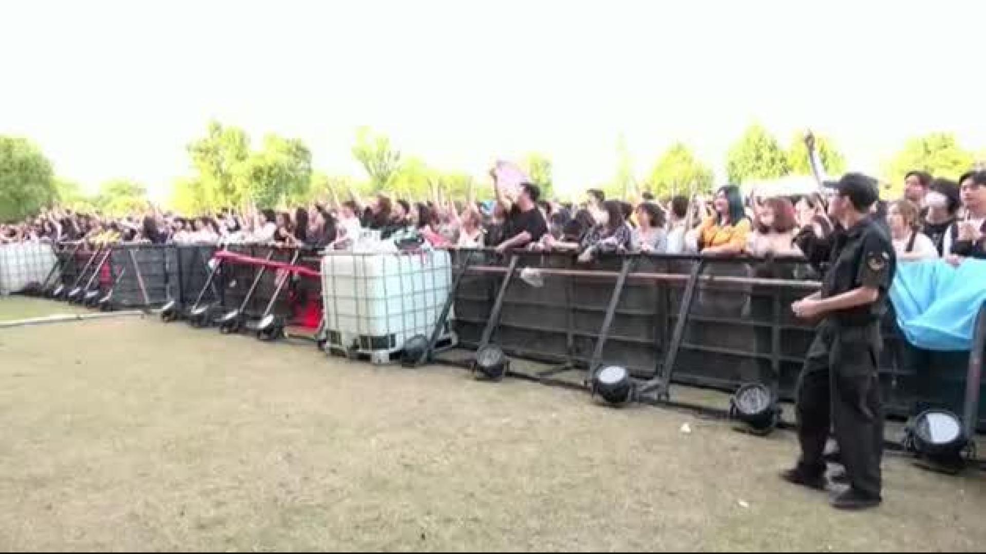 Wuhan celebra un macrofestival de música con miles de jóvenes sin mascarilla ni distancia de seguridad