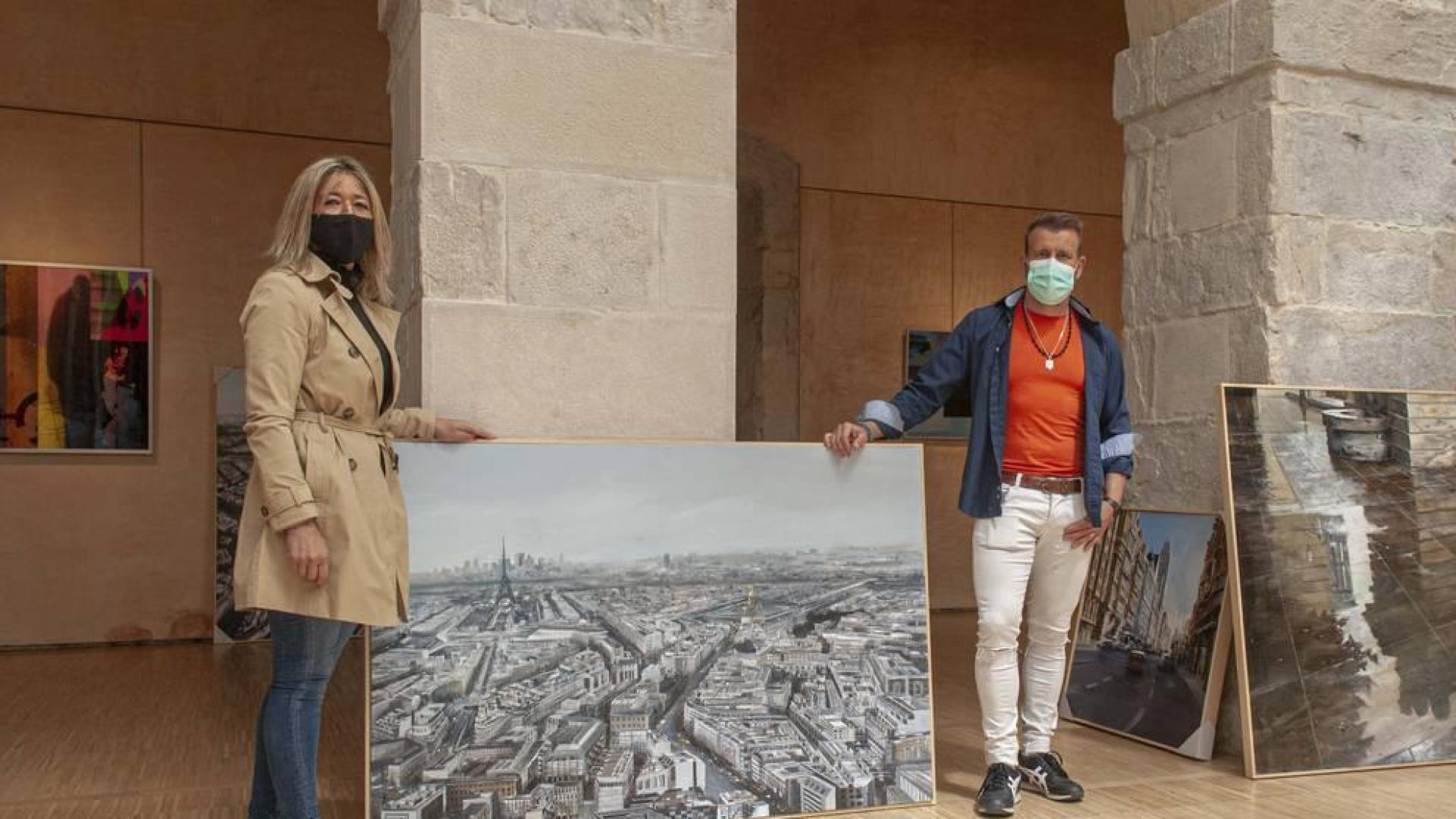 El pintor navarro Albert Sesma presenta sus paisajes urbanos en Cantabria