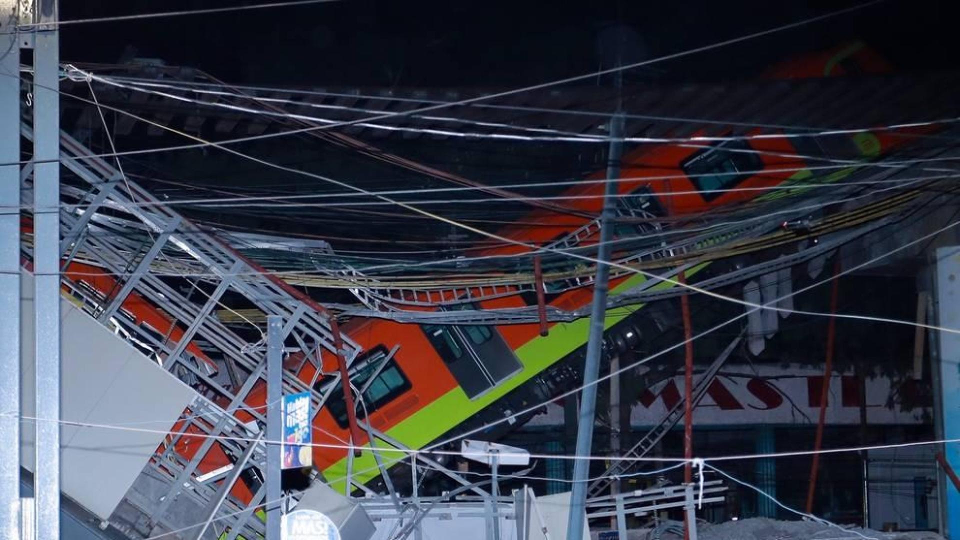 15 muertos y 70 heridos al hundirse una via elevada metro en Ciudad de México