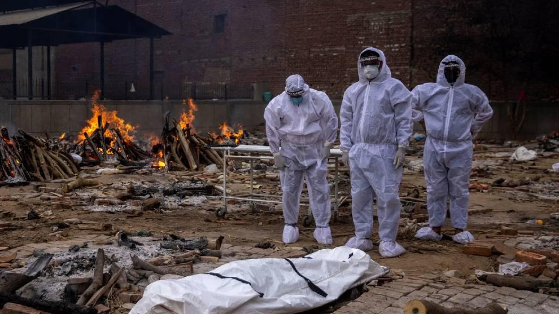 La India sufre un nuevo récord de muertes por la covid-19 con casos al alza