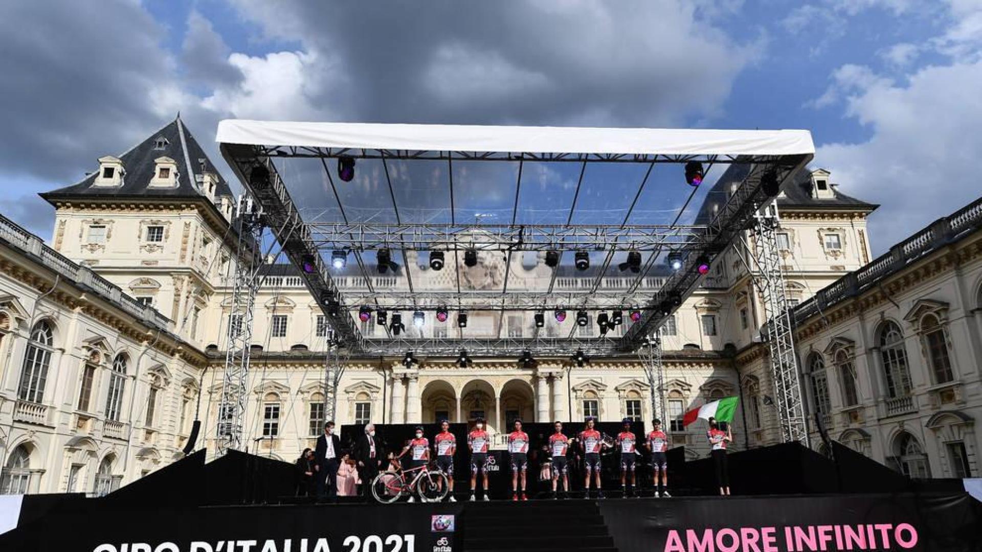 Presentación de los equipos participantes en el Giro de Italia 2021, que comienza este sábado en Turín.