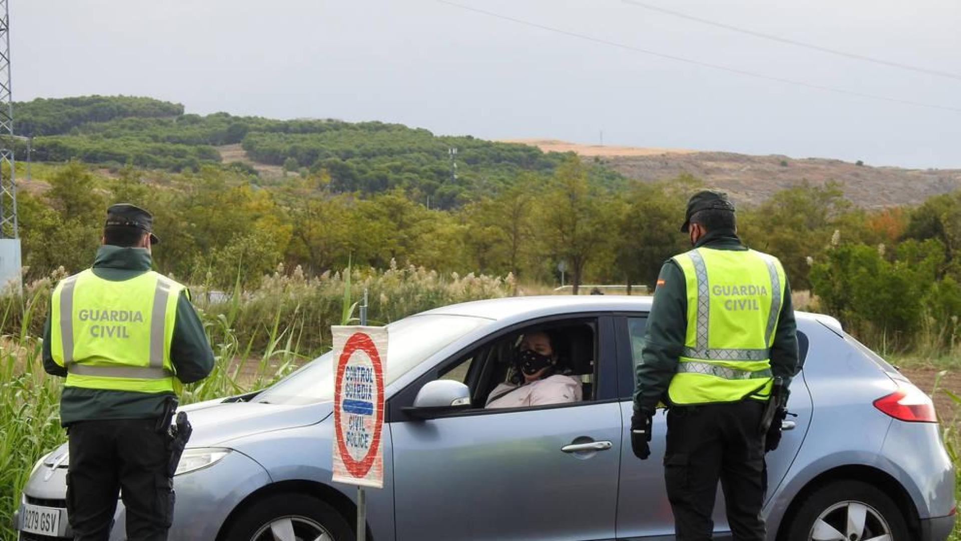 Dos accesos y muchas preguntas para entrar y salir de San Adrián