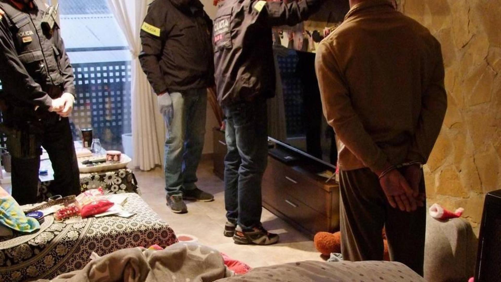 Algunos de los arrestados por los Mossos d'Esquadra como presuntos autores de un homicidio en Flix.