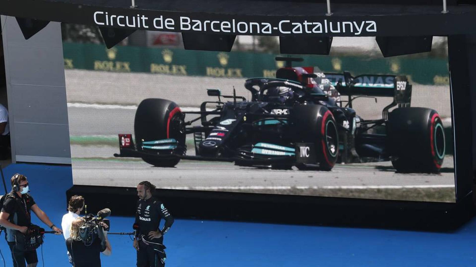 Hamilton se hace con una pole centenaria en Montmeló