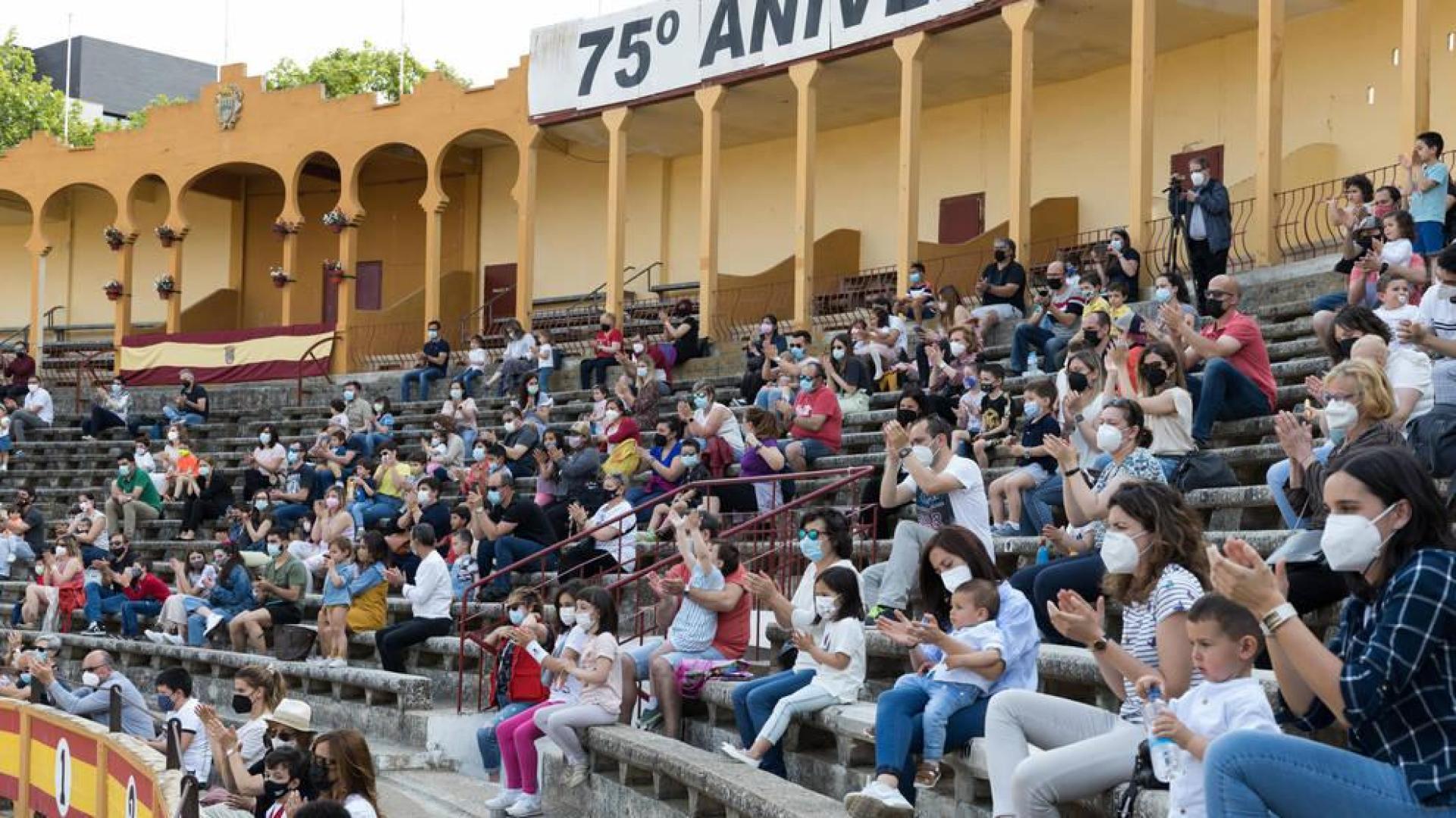 Los gigantes de Tudela reúnen a 1.200 personas