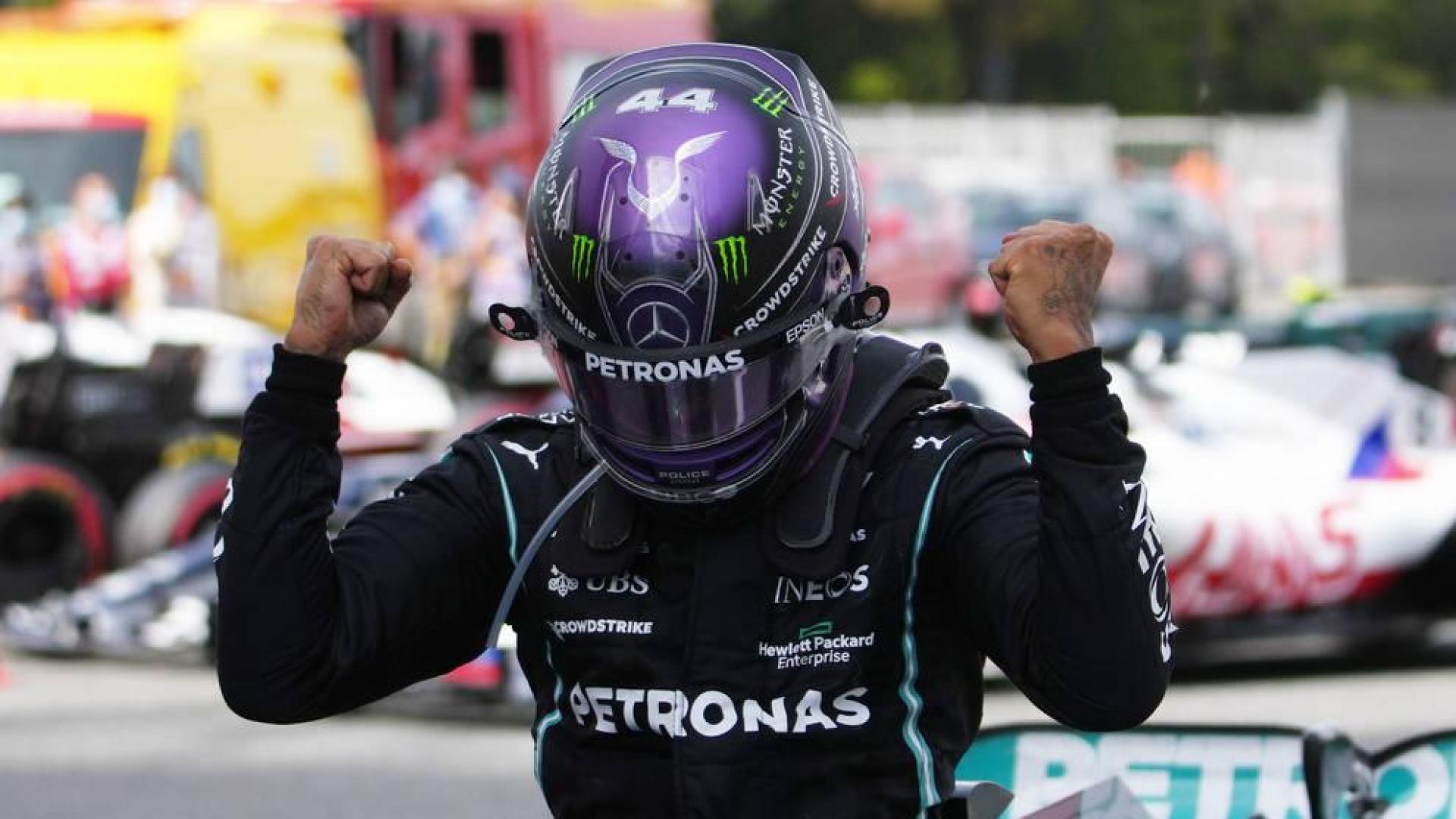 Hamilton reina en Barcelona, con Sainz séptimo y Alonso 17º