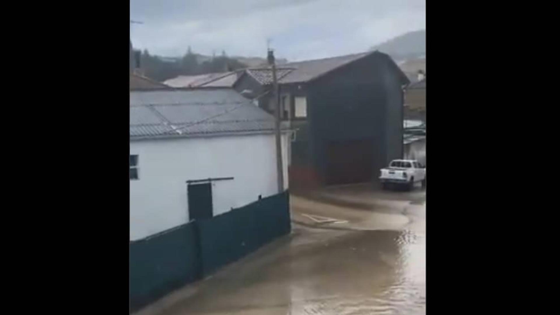 Una fuerte tormenta provoca inundaciones en Miranda de Arga