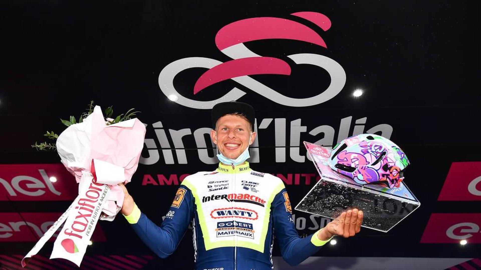 Van der Hoorn se viste de héroe con su triunfo en la etapa del Giro