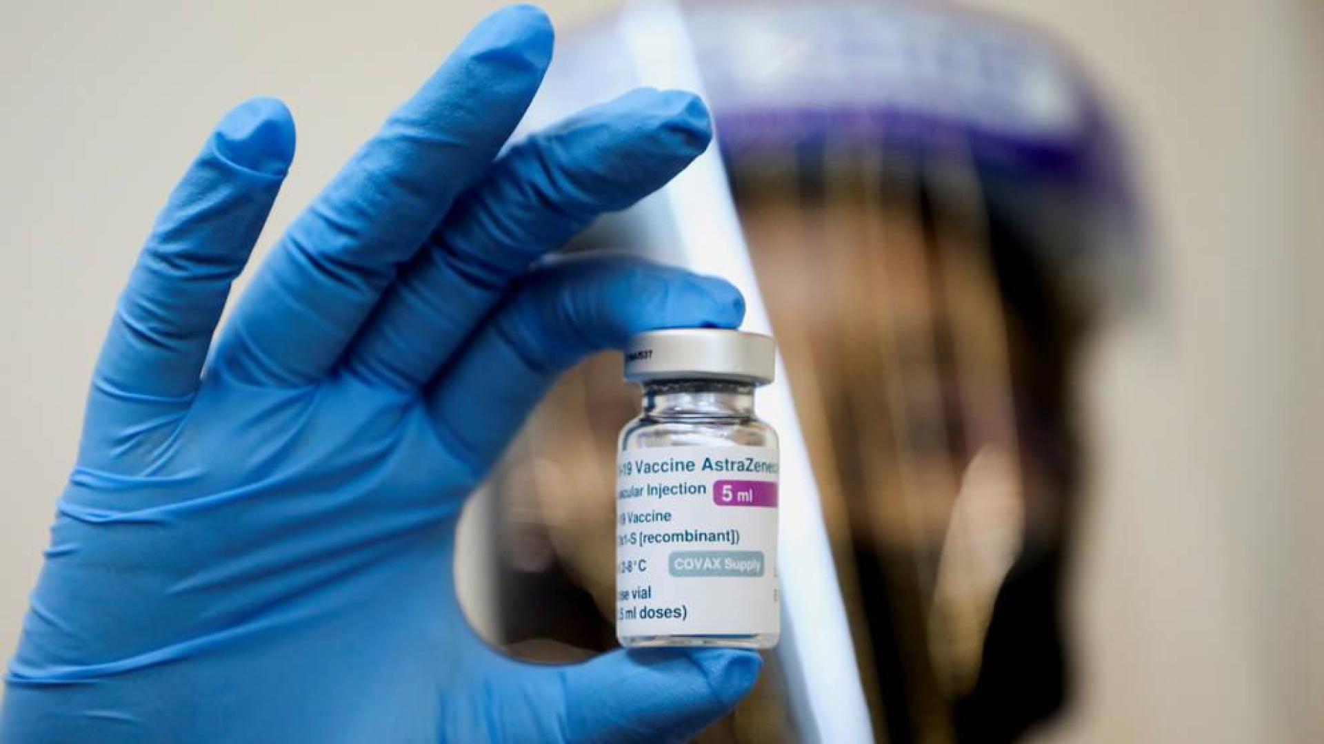 Salud vuelve a aplazar en Navarra la segunda dosis de AstraZeneca, en esta ocasión a 2.774 personas