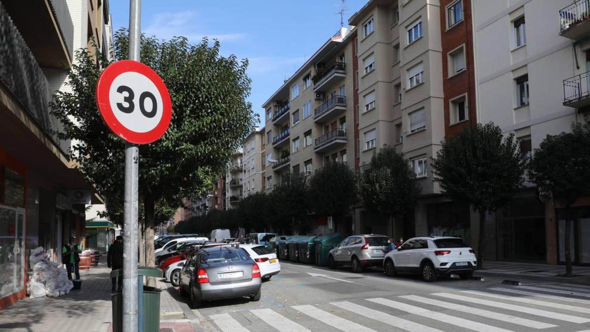 Señal de velocidad a 30 km/h.