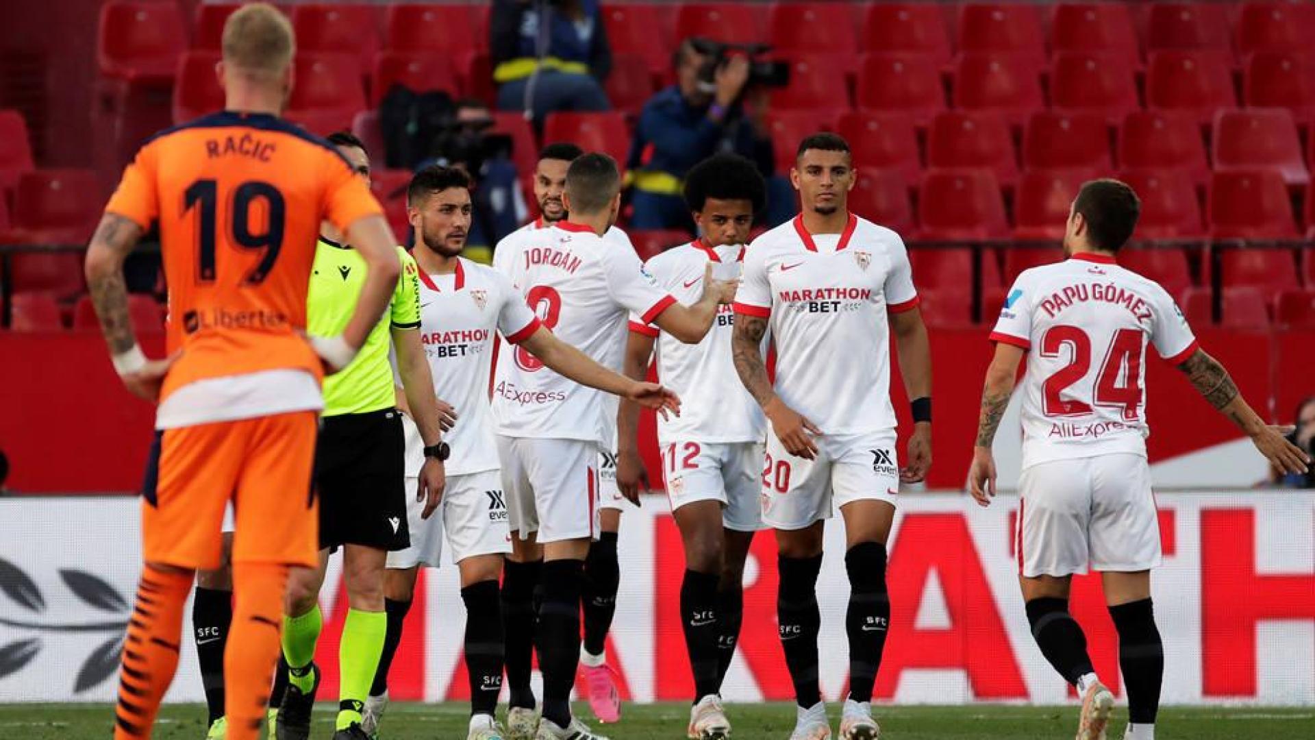 En-Nesyri mantiene al Sevilla vivo