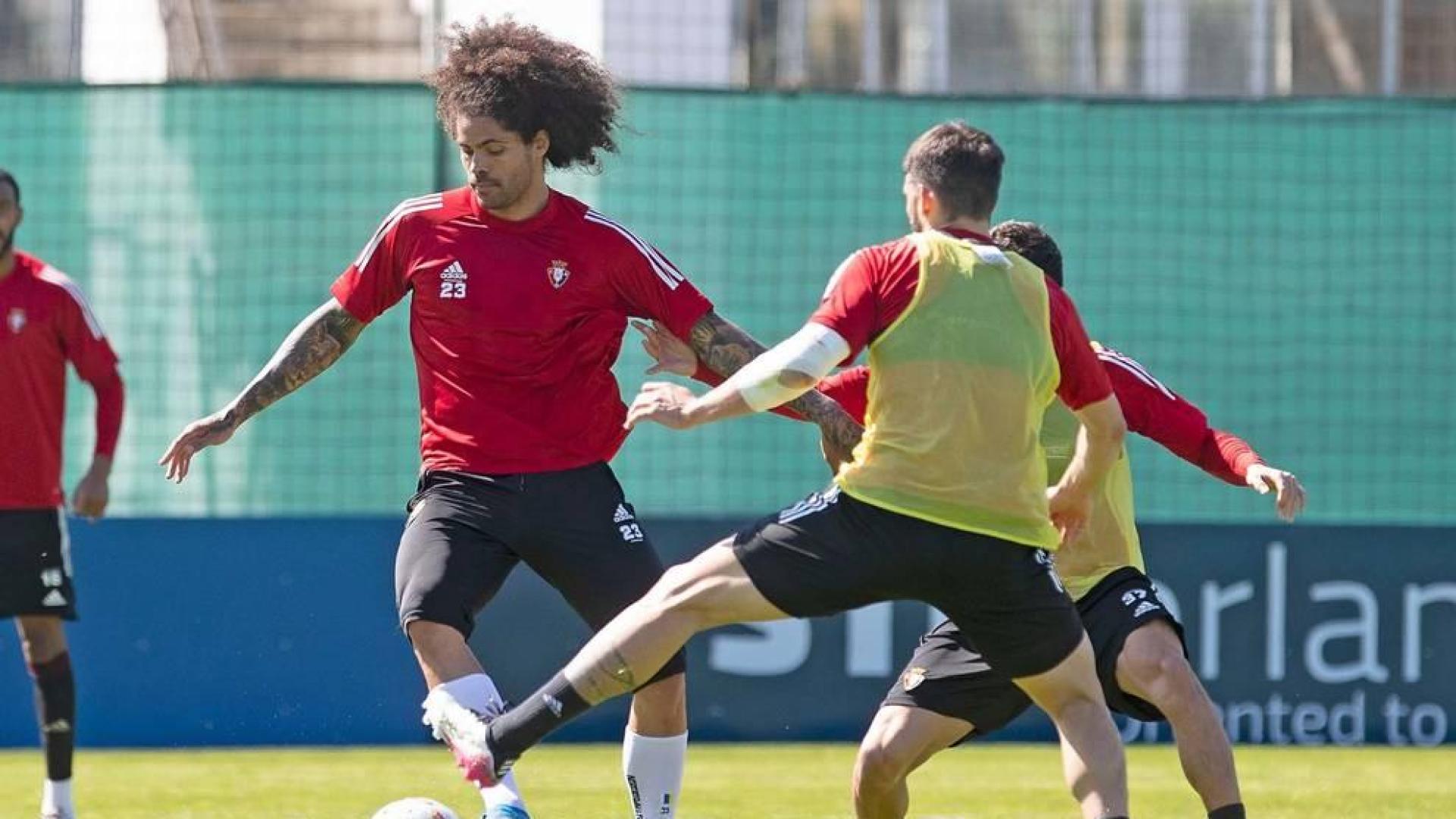 Osasuna regresa al trabajo con el Elche en el horizonte