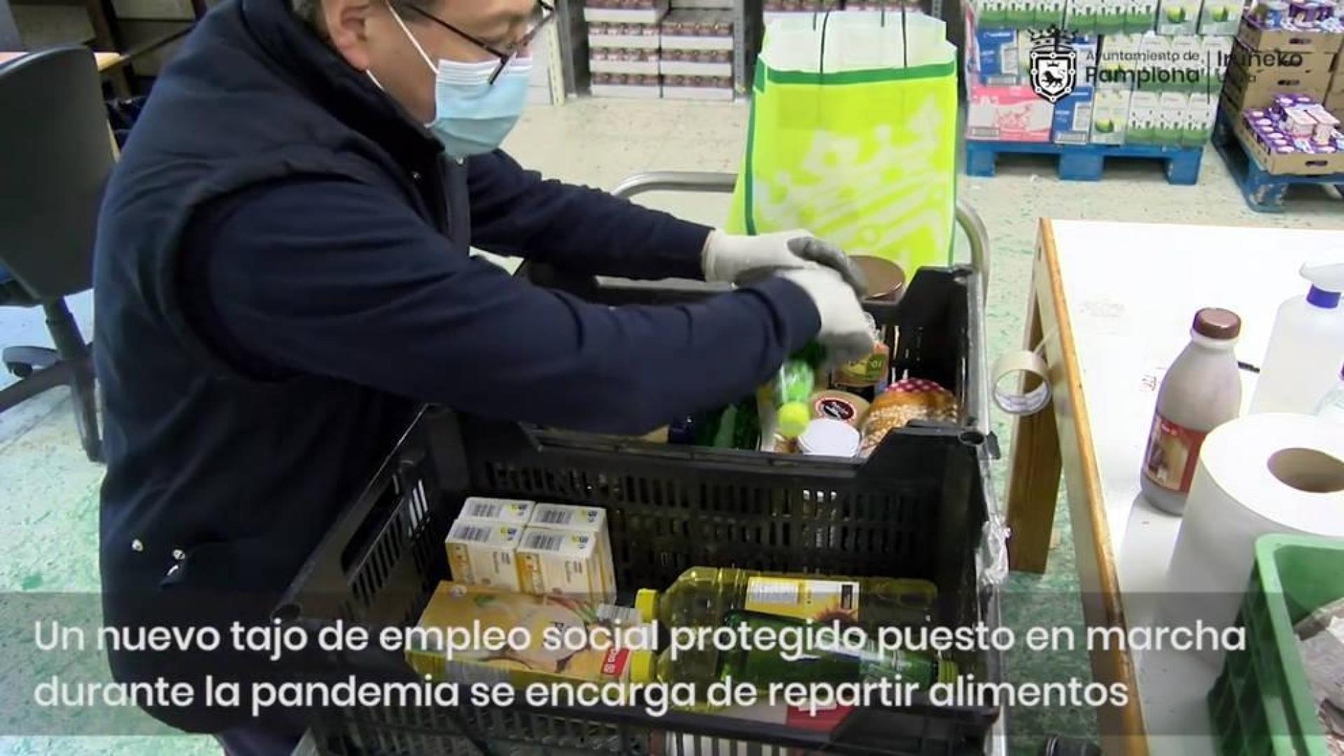 Pamplona reparte alimentos a 300 familias en situación de exclusión social
