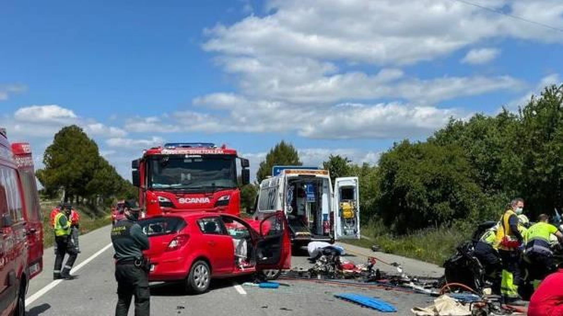 Un fallecido y dos heridos grave, uno crítico, en un choque frontal en Olite