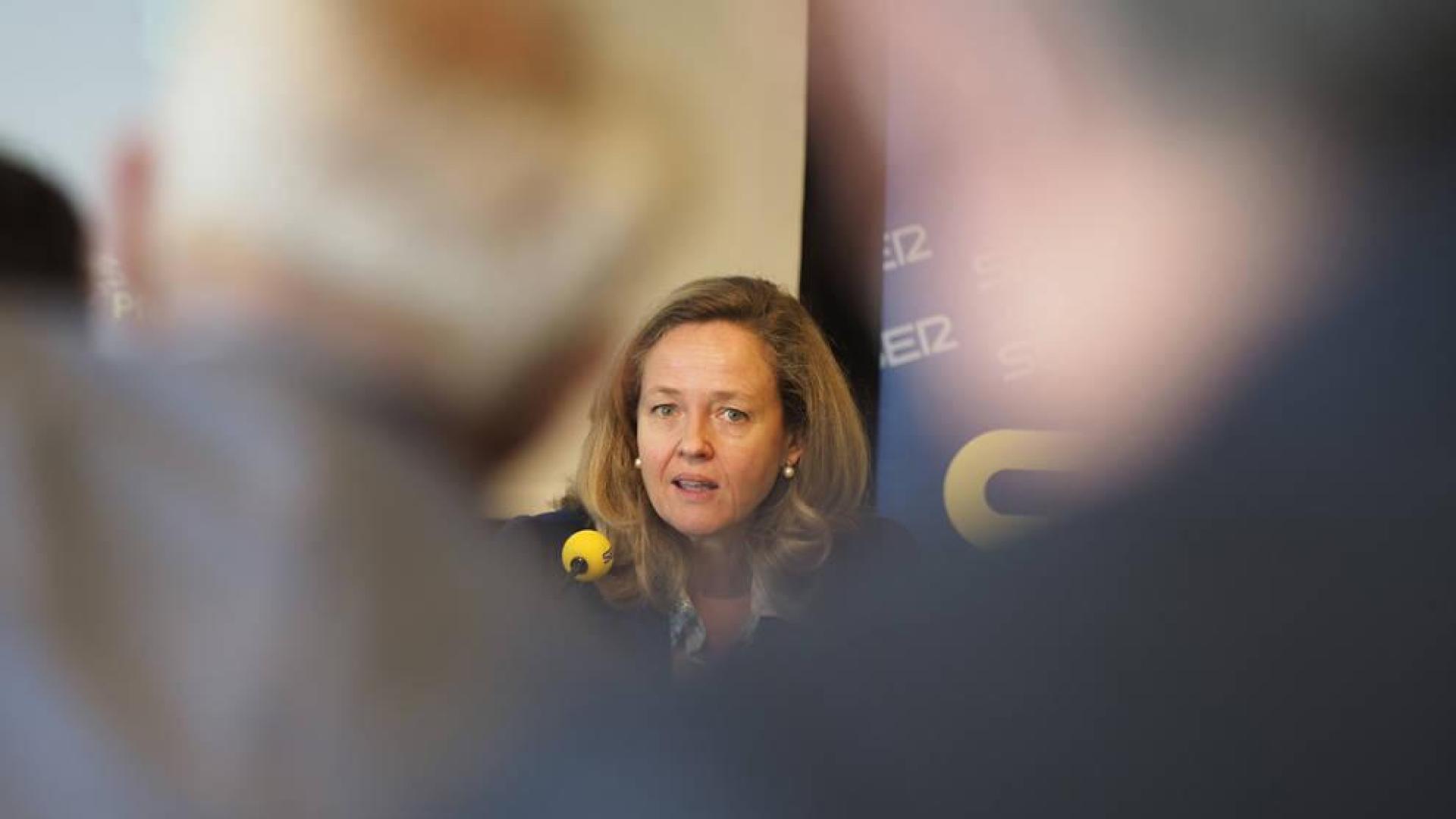 Calviño recalca que Navarra tendrá un papel importante en el futuro vehículo eléctrico