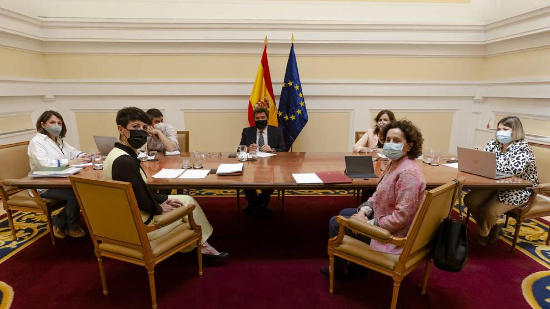 Saiz y Maeztu abordan con el ministro Escrivá el traspaso de la competencia del Ingreso Mínimo Vital