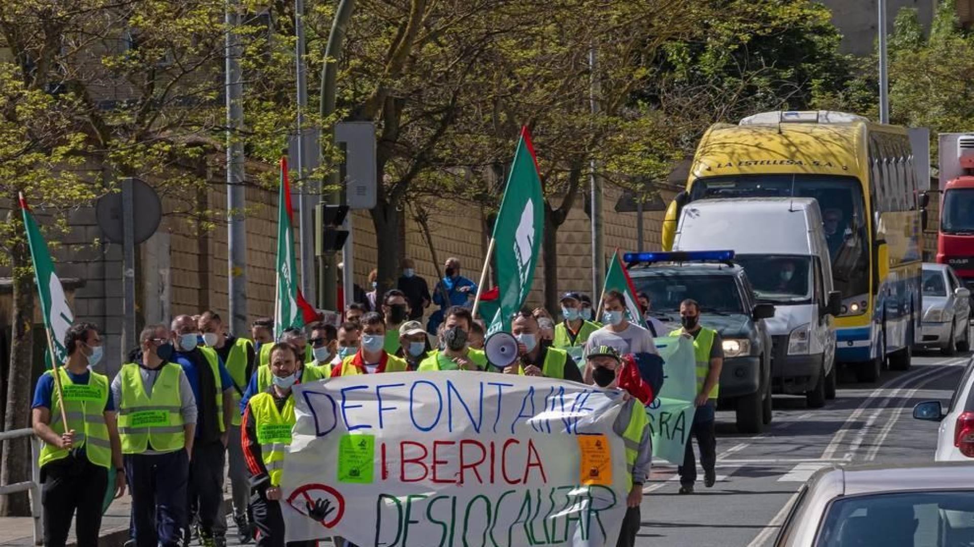 Defontaine, trabajadores riojanos y navarros alzan su voz en Estella