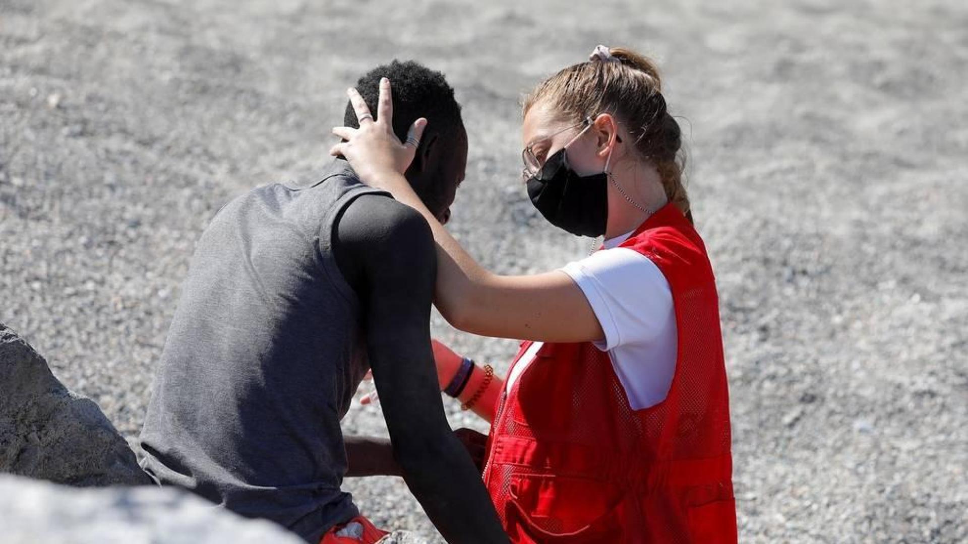 Más de 5.000 inmigrantes entran a nado en Ceuta ante la pasividad de Marruecos