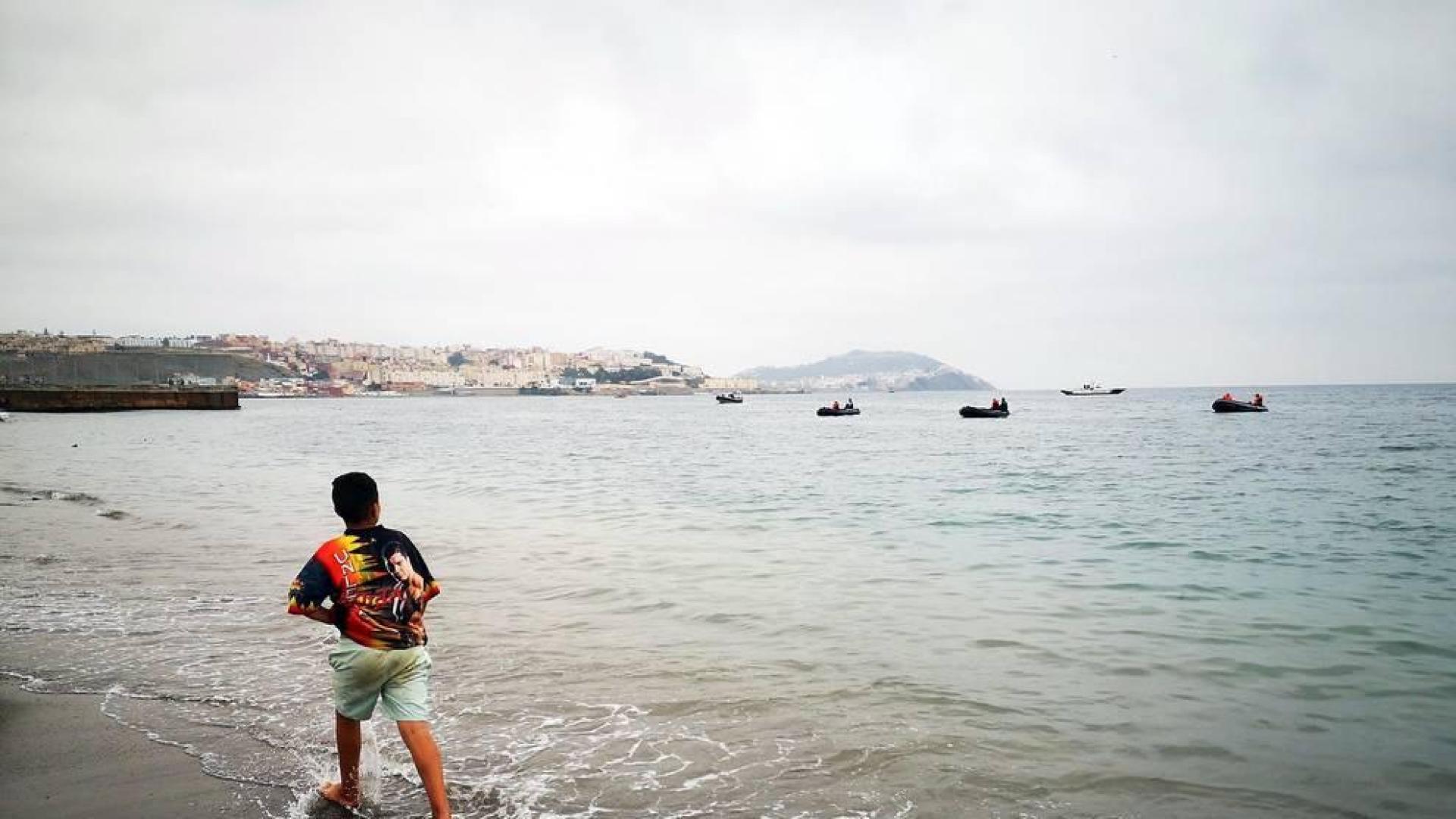 Más de 5.000 inmigrantes entran a nado en Ceuta ante la pasividad de Marruecos