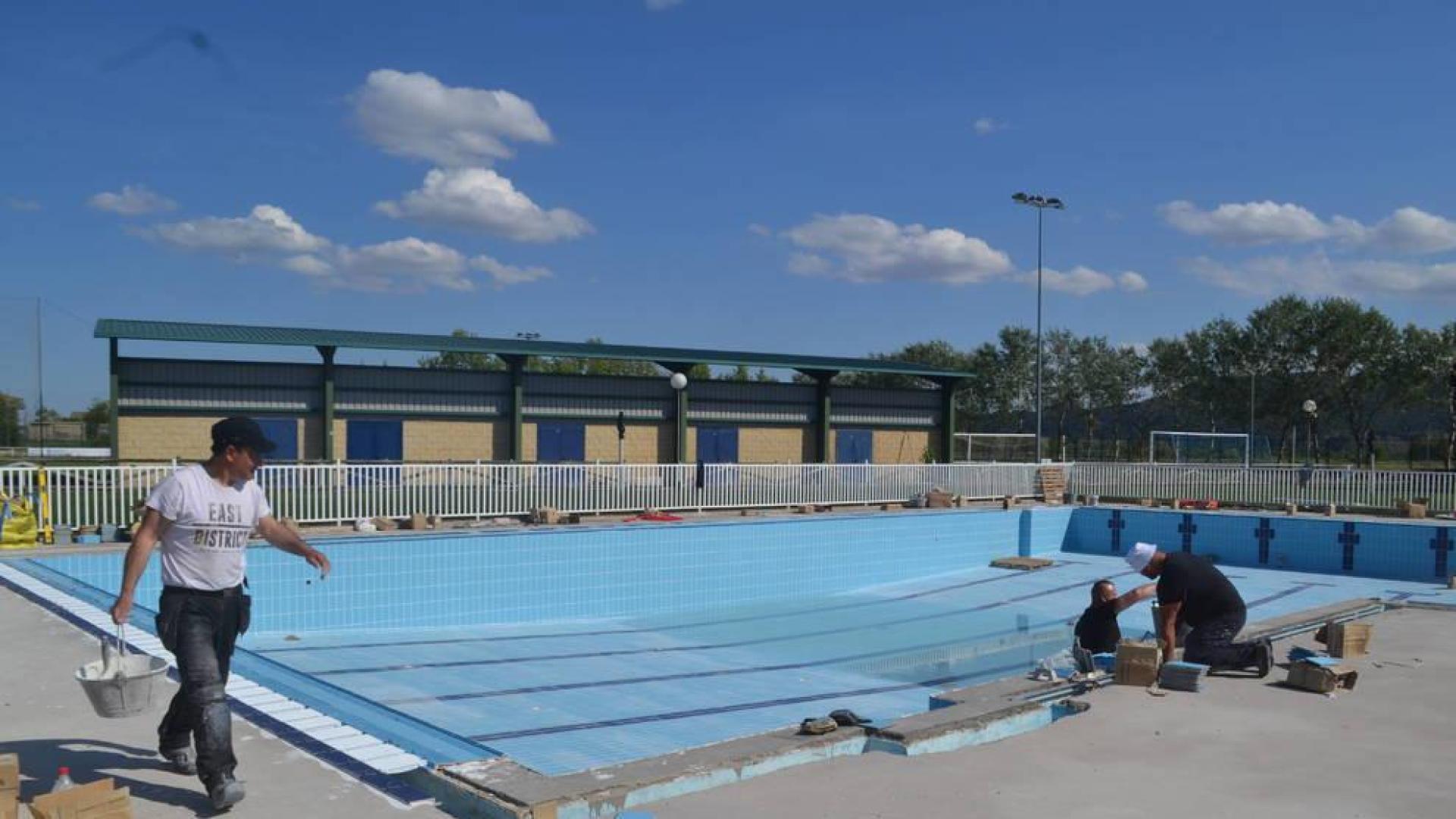 Las piscinas de Mendavia se preparan para abrir con 357.000 € en mejoras