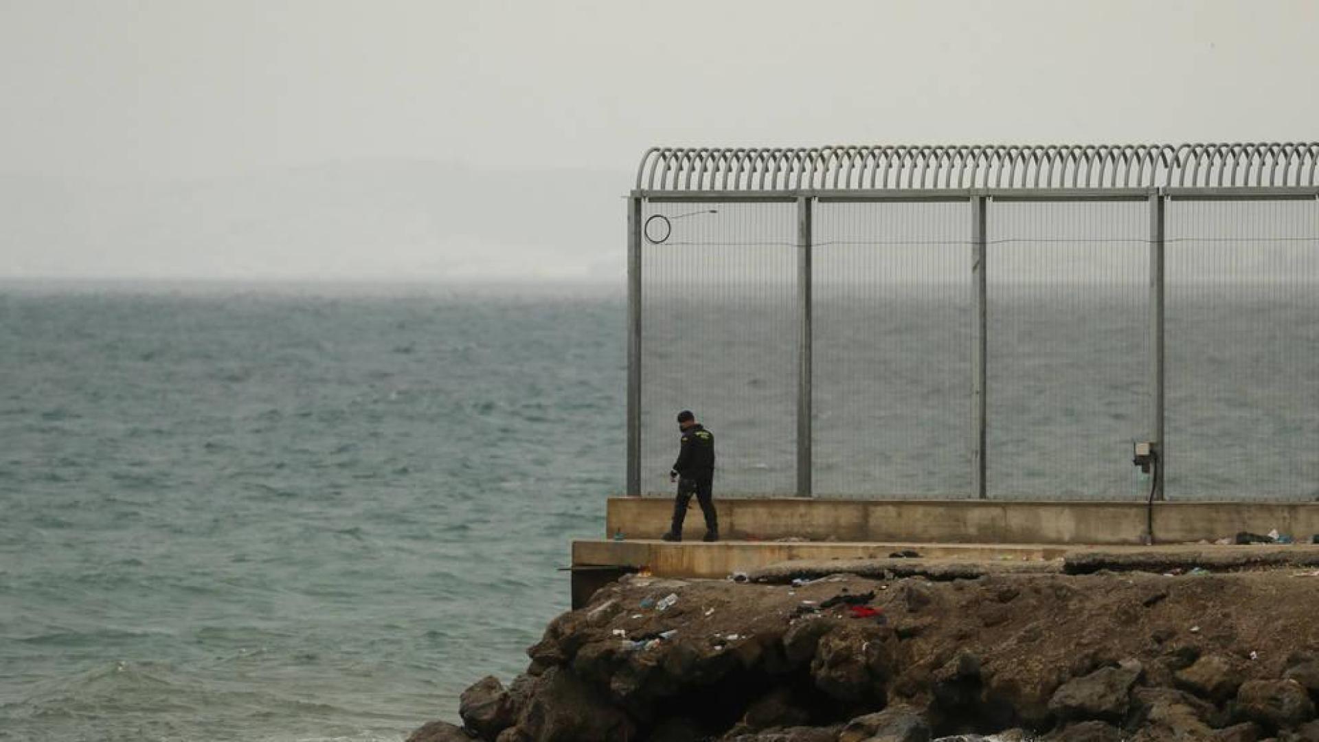 La frontera del Tarajal vuelve a amanecer tranquila y sin entradas