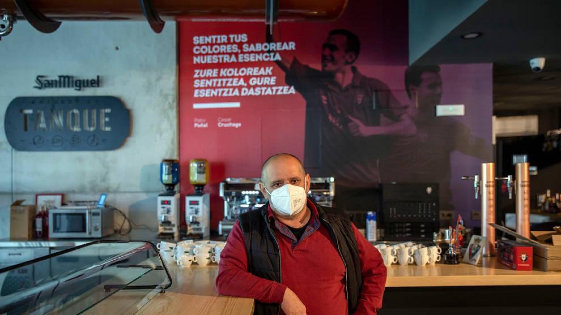 El Txoko bajo el muro rojo