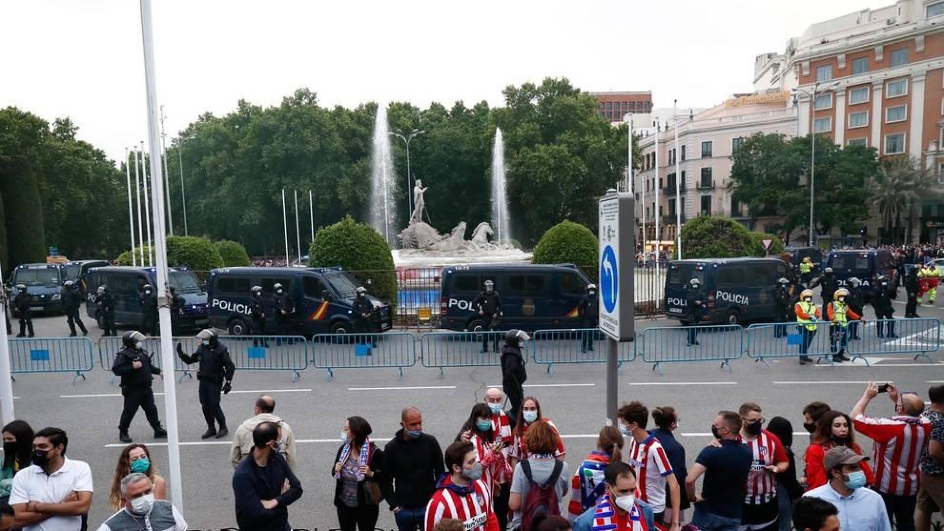 Un aficionado de 14 años del Atlético fallece al golpearse la cabeza en un parking