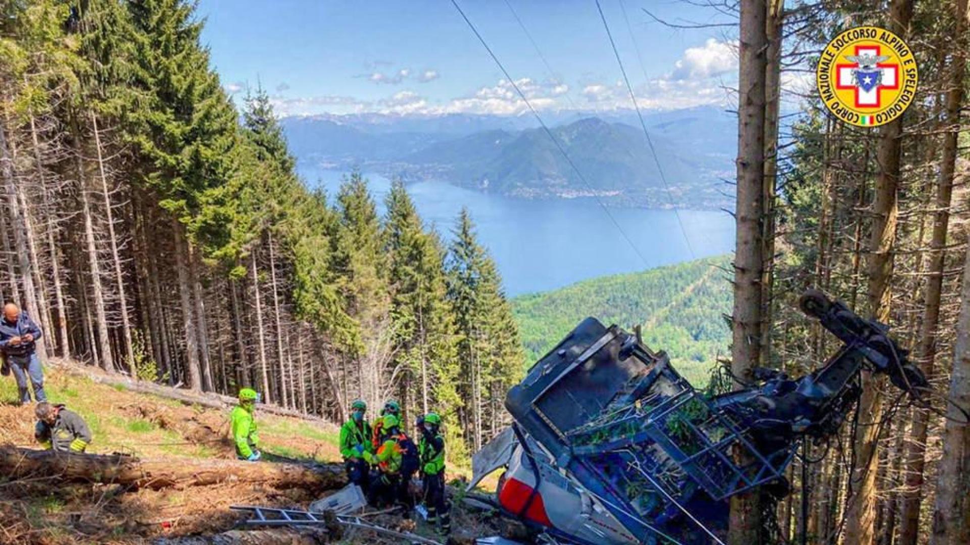 Al menos ocho muertos y dos niños en estado crítico al desplomarse un teleférico