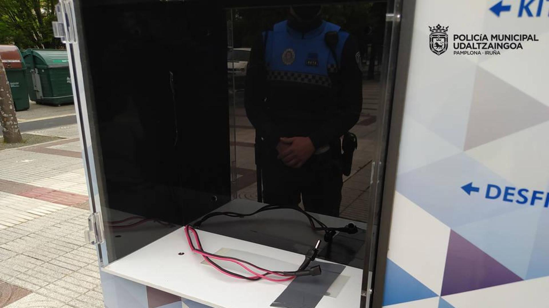 Desconocidos roban un desfibrilador de la calle en Pamplona
