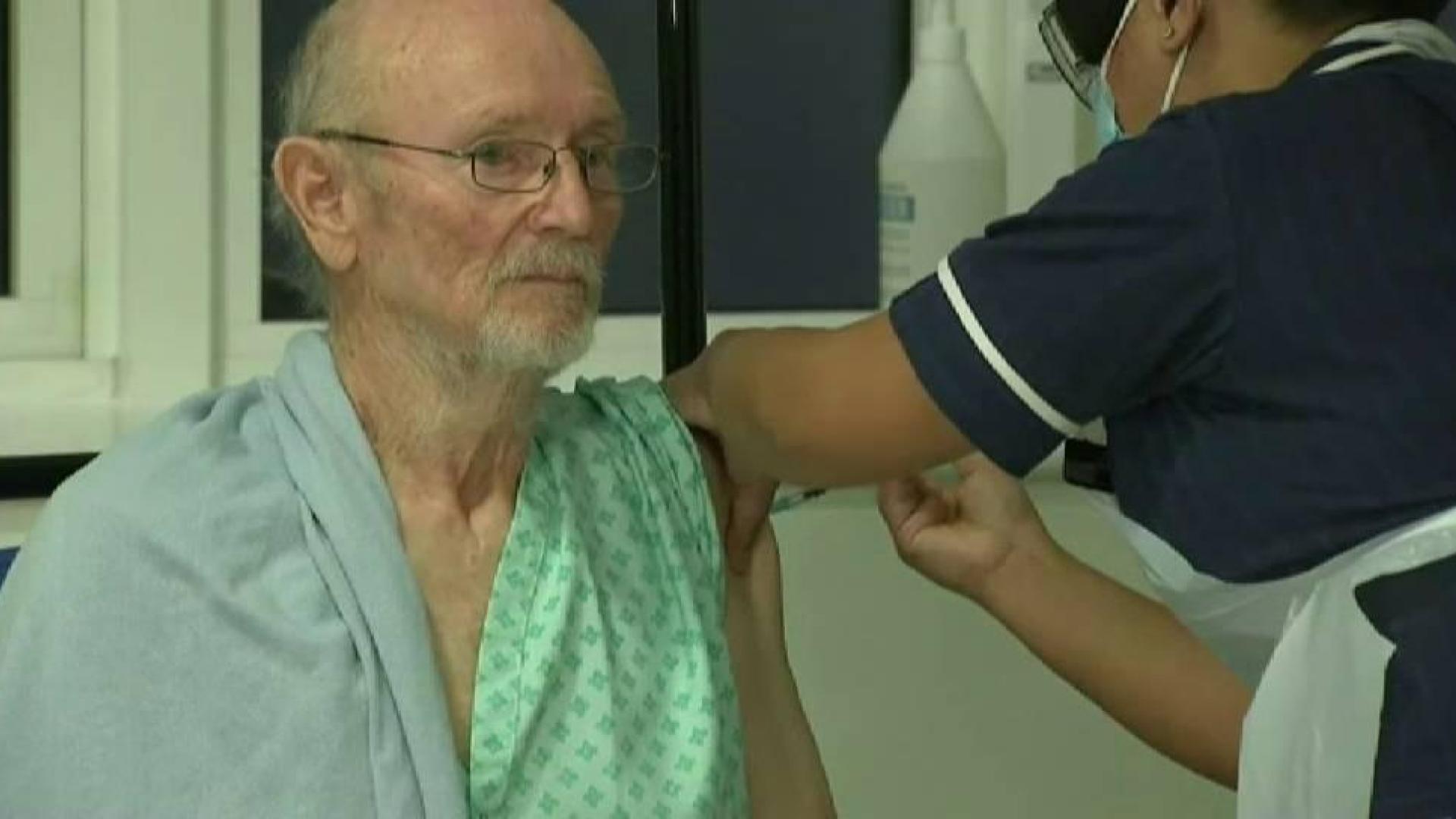 Muere William Shakespeare, el primer hombre en recibir la vacuna contra el Covid en Reino Unido