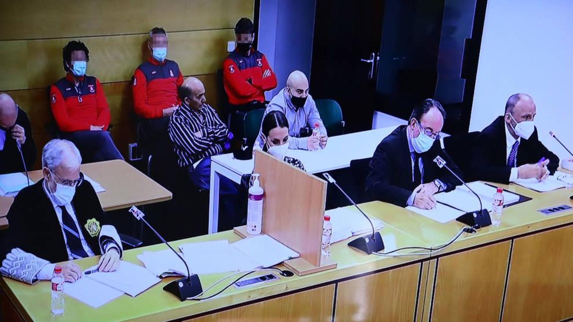 Un testigo dice que no escuchó a nadie animar a disparar