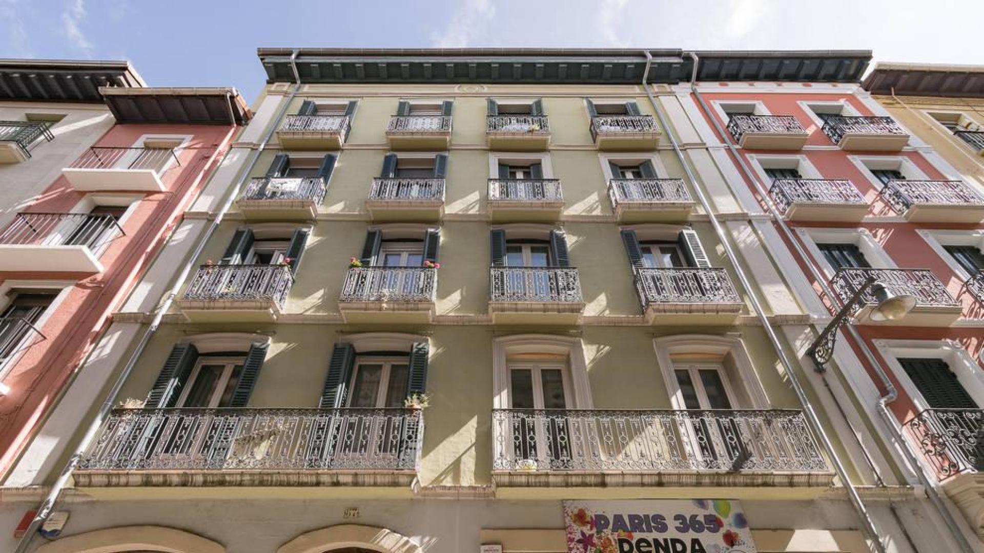 A la venta piso señorial de 140 m2 en la calle Mayor, con ascensor y plaza de garaje