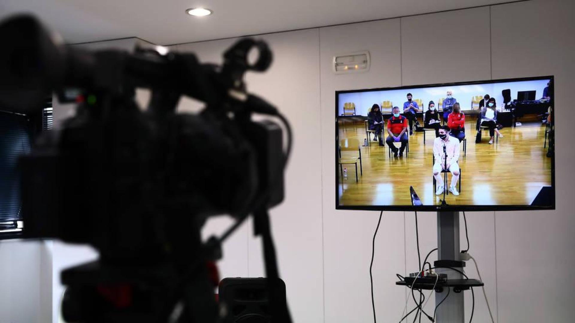 Los agentes indican que los disparos de Cáseda son de la escopeta de los acusados